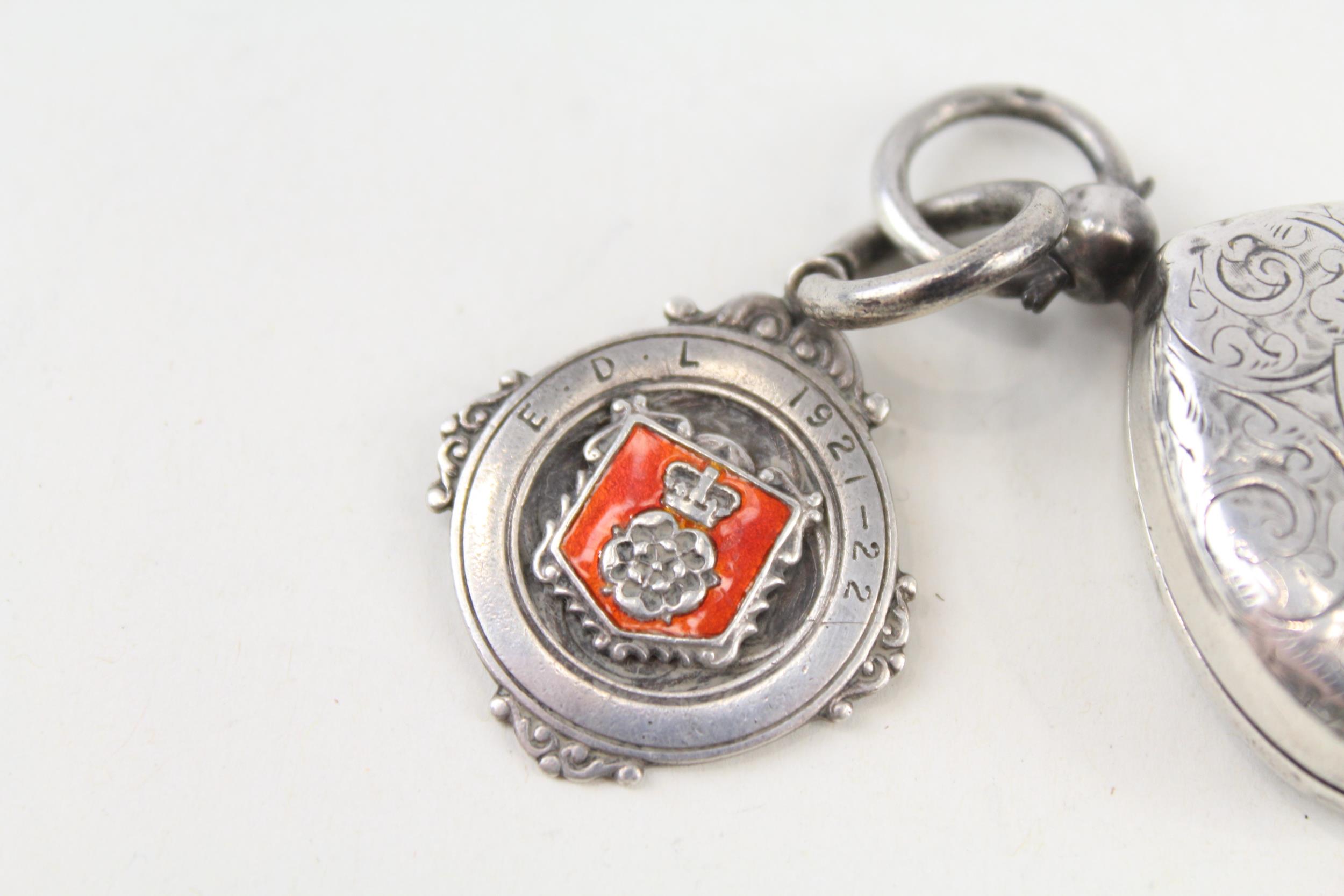 Antique Victorian 1898 Birmingham Sterling Silver Sovereign Case w/ Fob (25g) - w/ Enamelled Fob, - Image 2 of 6