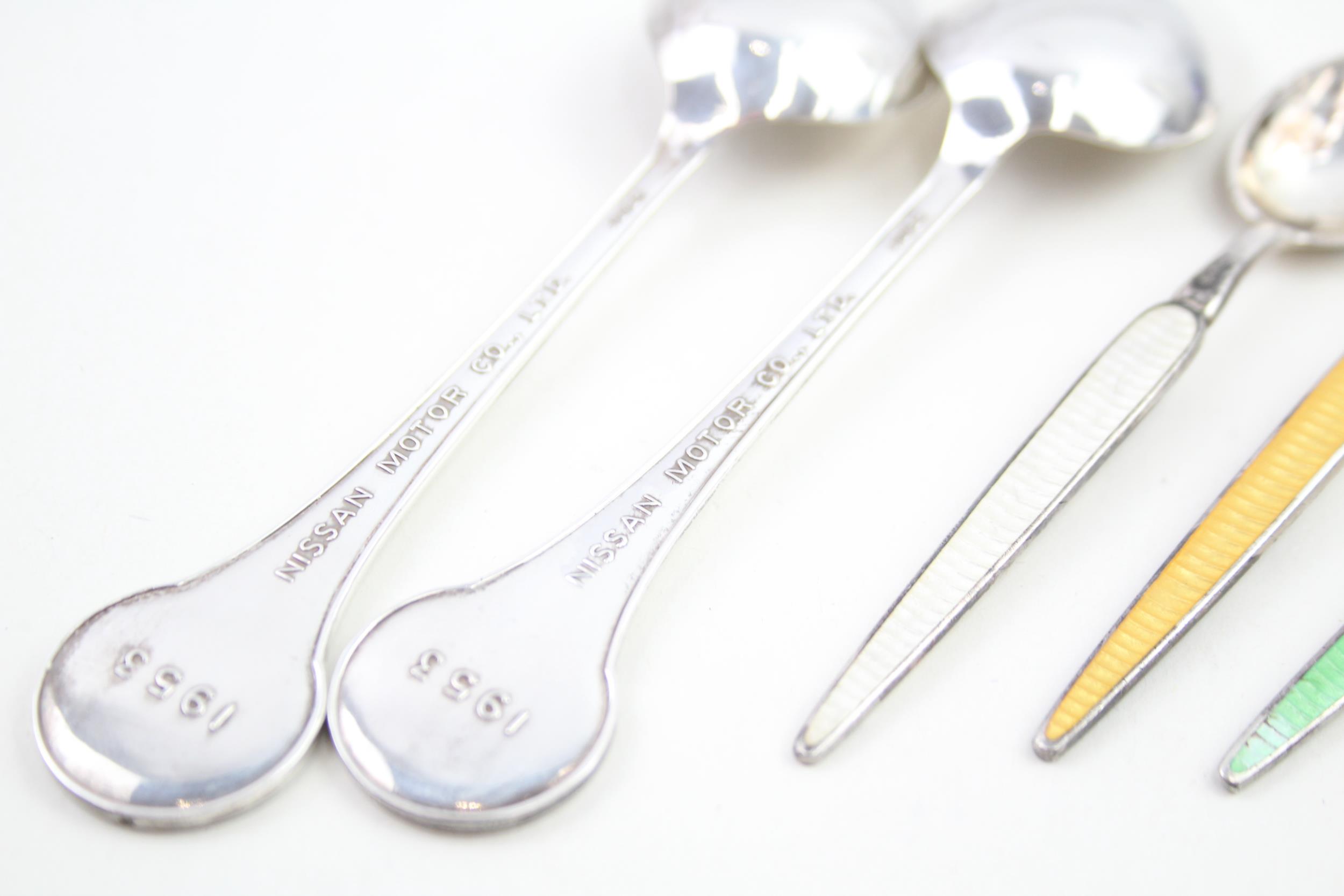 6 x Vintage Stamped .925 STERLING SILVER Teaspoons w/ Enamel (103g) - Inc Nissan Motor Co Etc In - Image 8 of 8