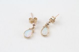 9ct gold pear cut white opal drop earrings (1.3g)