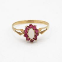 9ct gold vintage opal & ruby cluster ring (1.2g) Size O