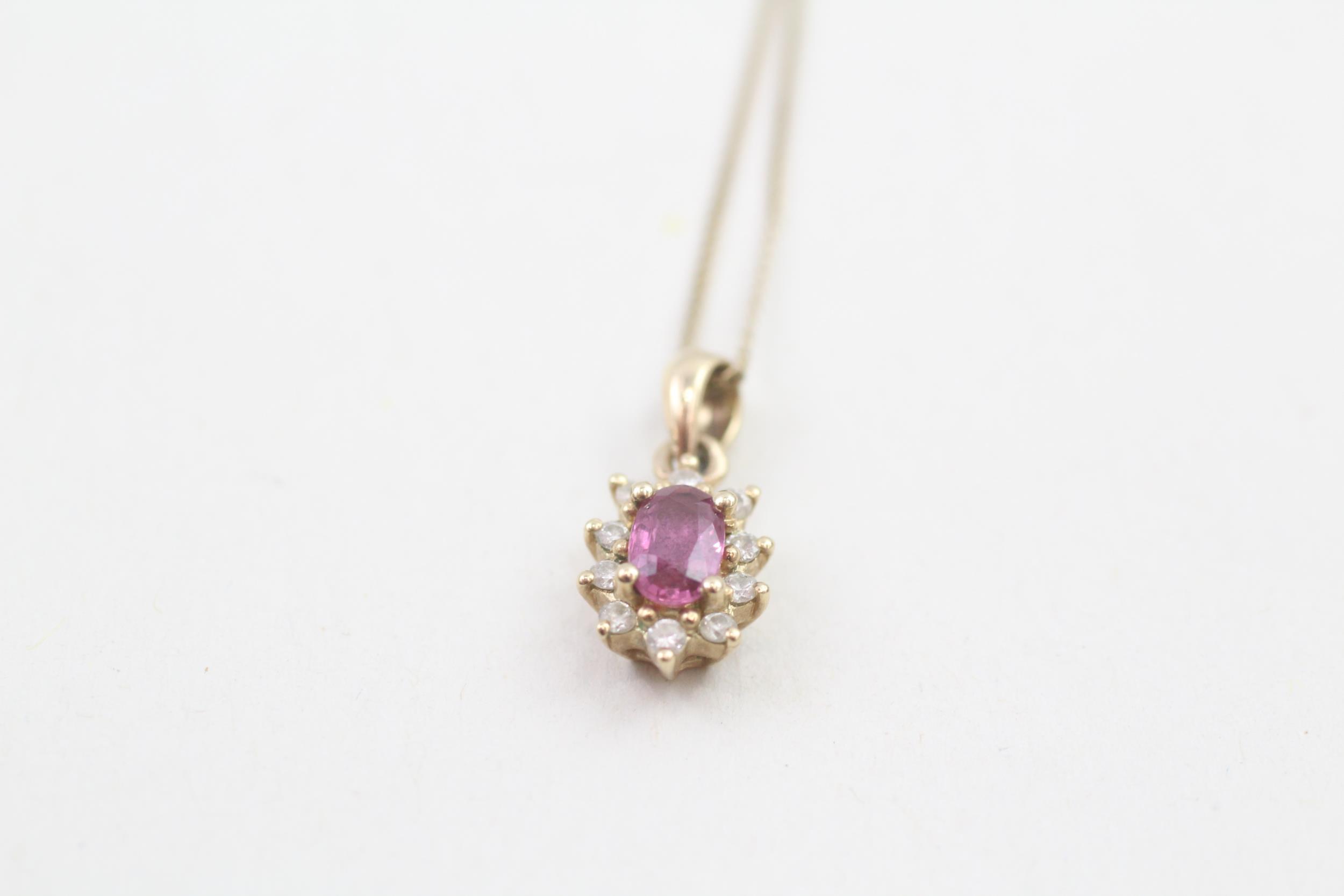 9ct gold ruby & diamond pendant necklace (1.1g)