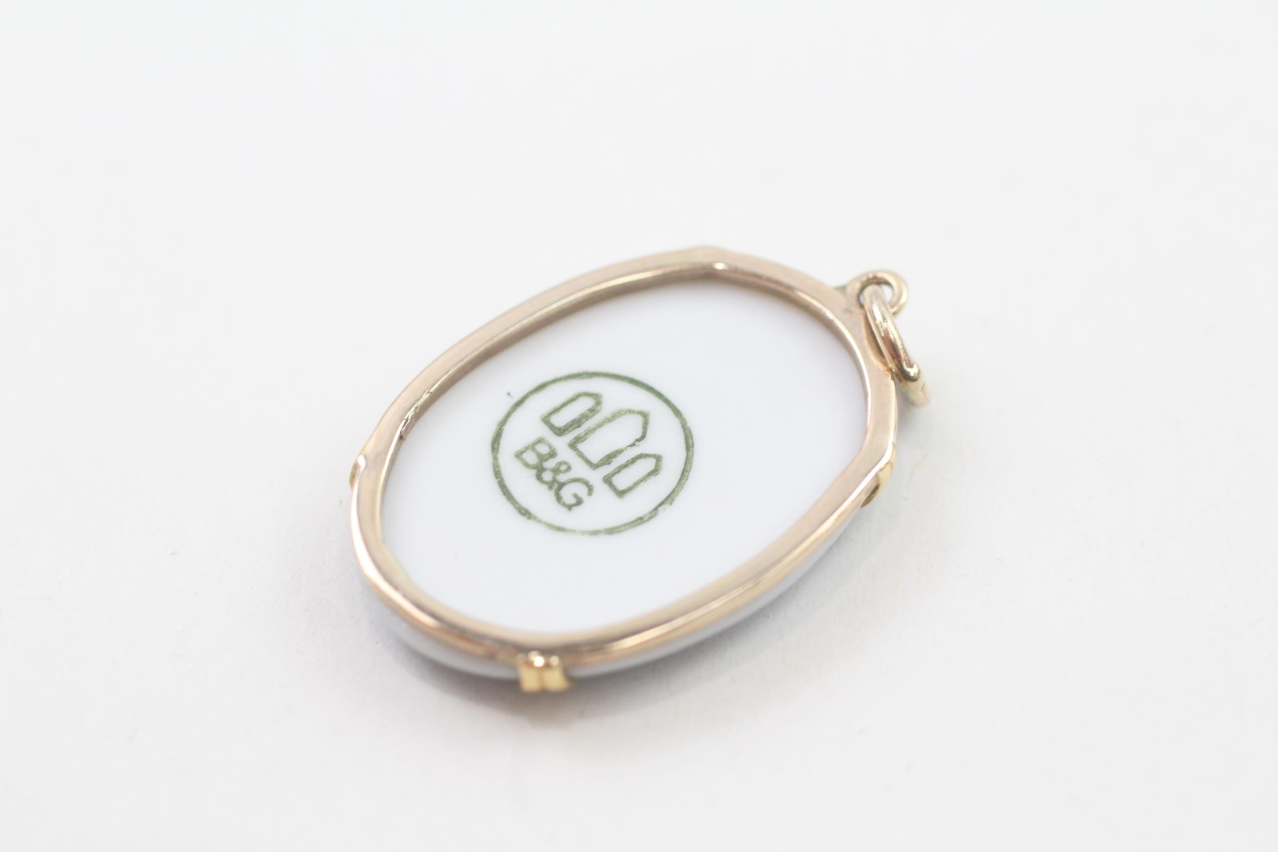 9ct gold lilly of the valley, danish porcelain pendant by Bing & Grondahl (3.2g) - Image 5 of 5