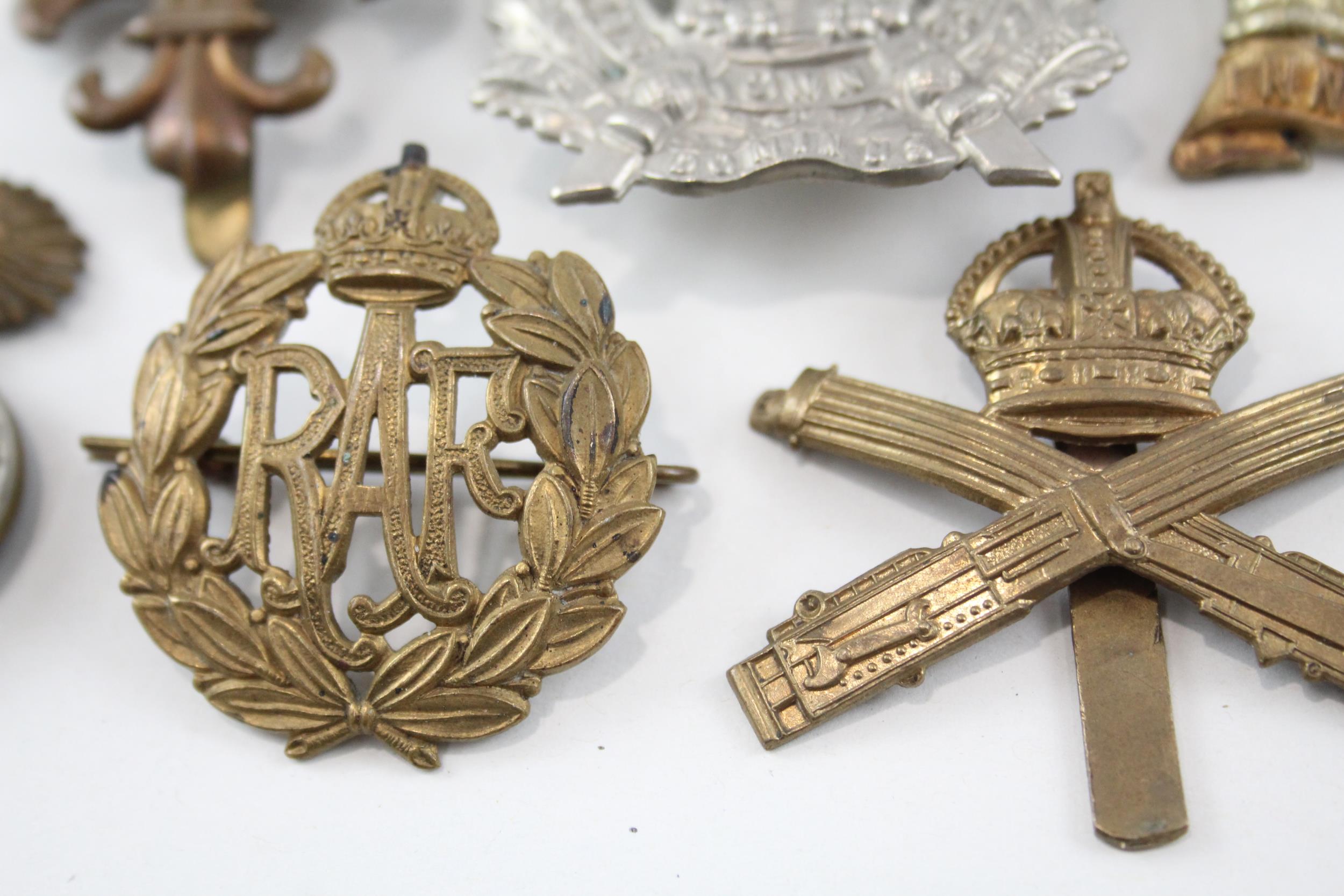 Military/Cap Badges x 10 inc. M.G.C, K.O.S.B, York And Lancs Etc - Military/Cap Badges x 10 inc. M. - Image 5 of 6