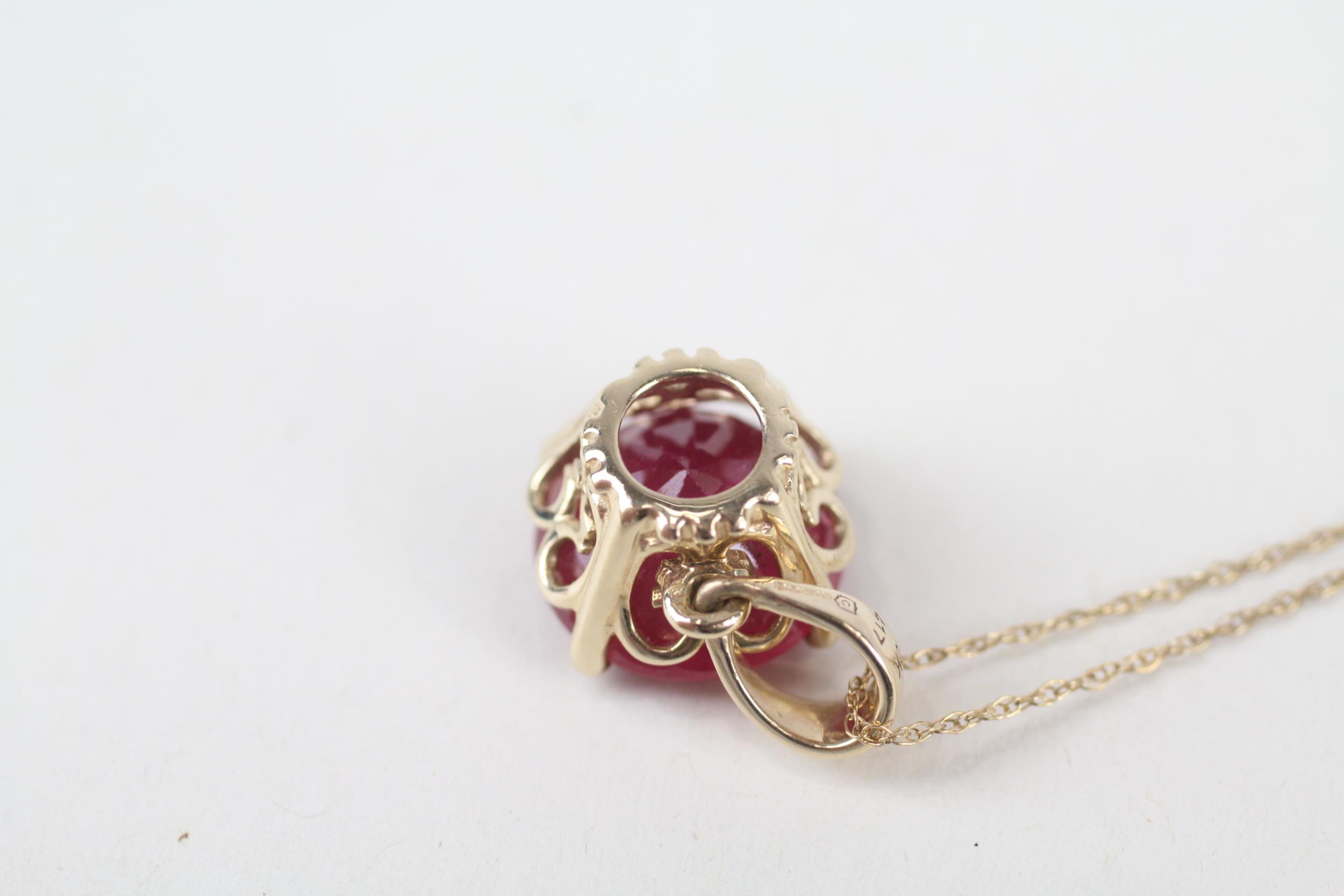 9ct gold red gemstone pendant necklace 3.1 g - Image 4 of 4