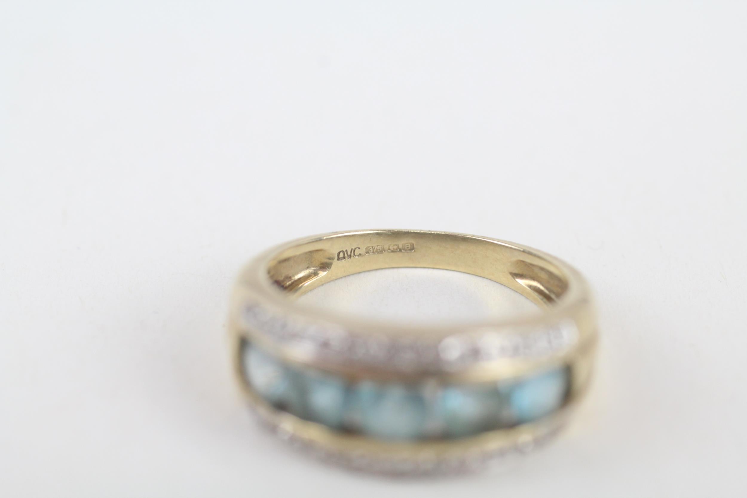 9ct gold blue topaz & diamond three row eternity ring Size M - Image 4 of 4