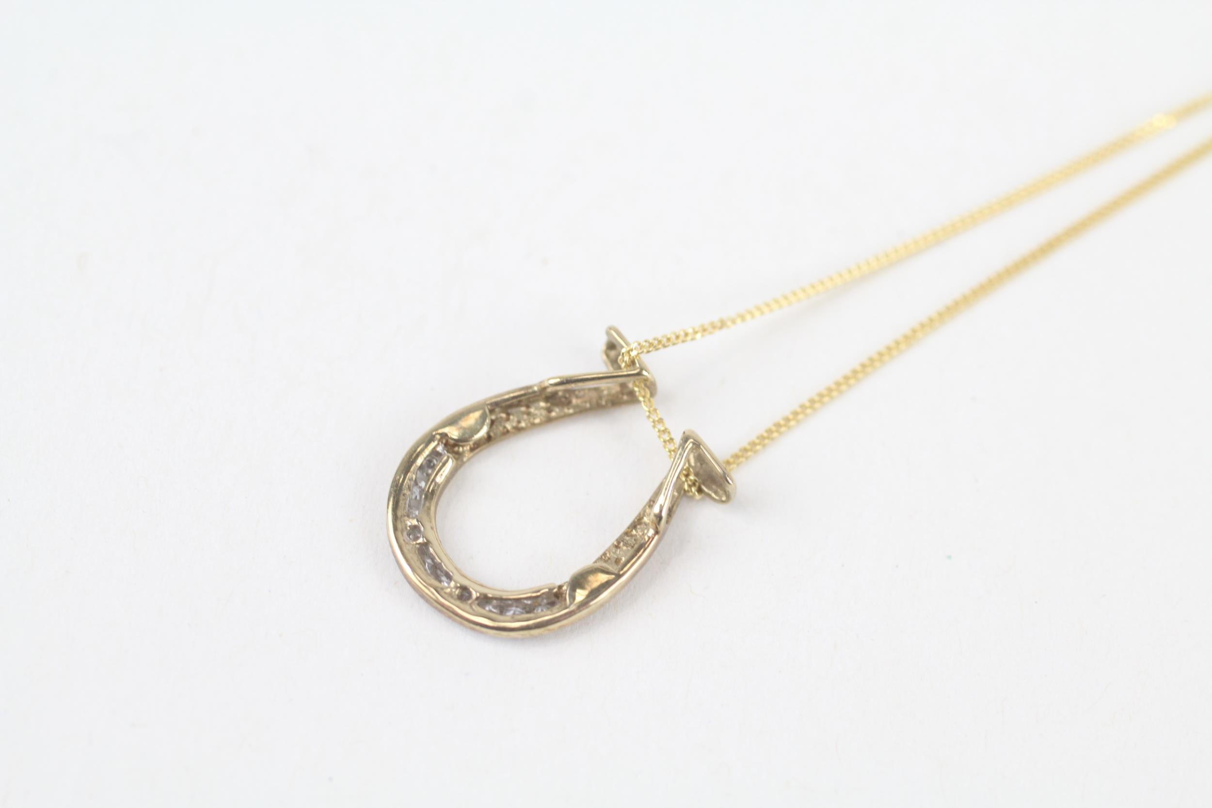 9ct gold diamond horseshoe pendant necklace 1.6 g - Image 4 of 4