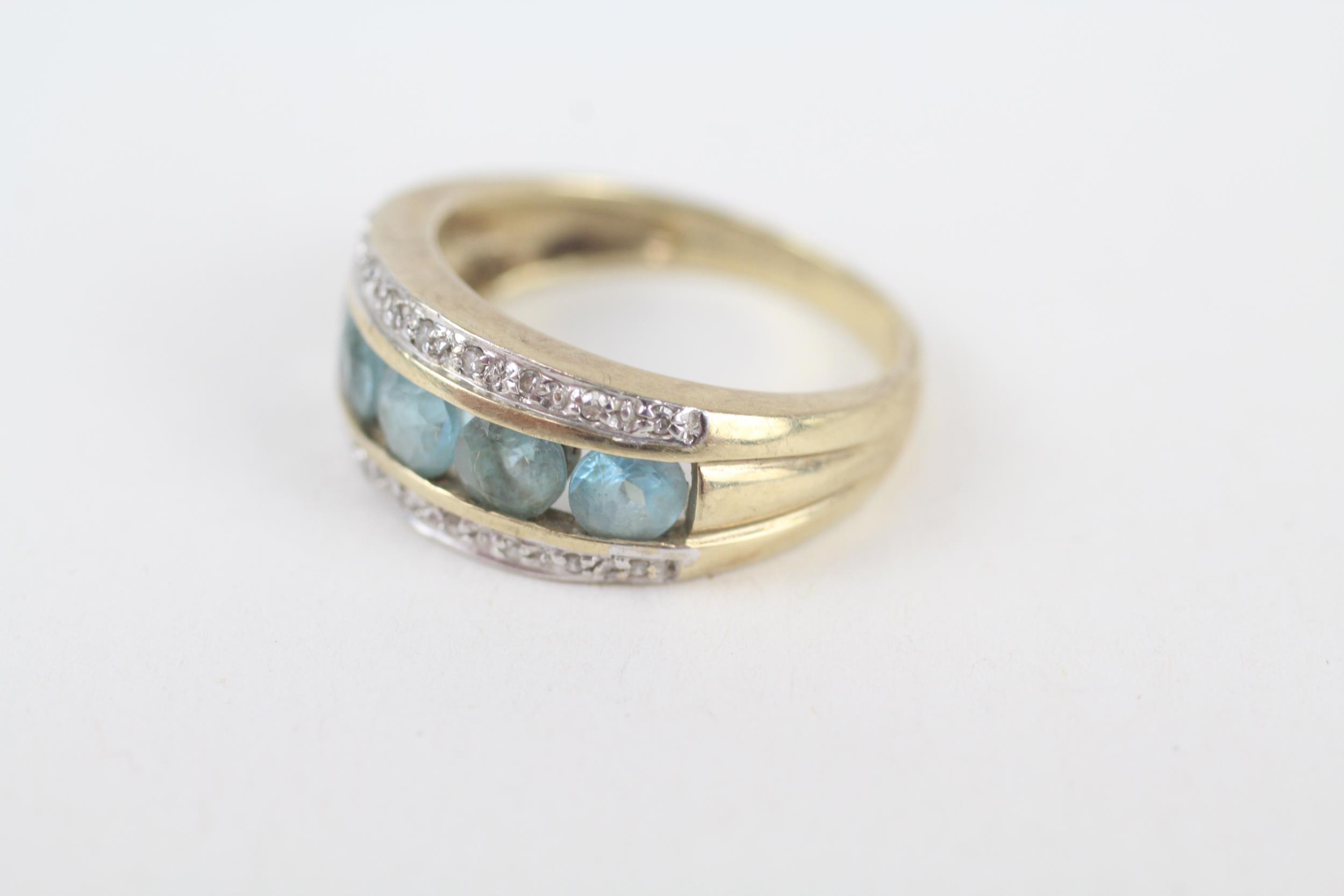 9ct gold blue topaz & diamond three row eternity ring Size M - Image 3 of 4