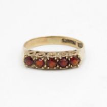 9ct gold garnet five stone ring Size O