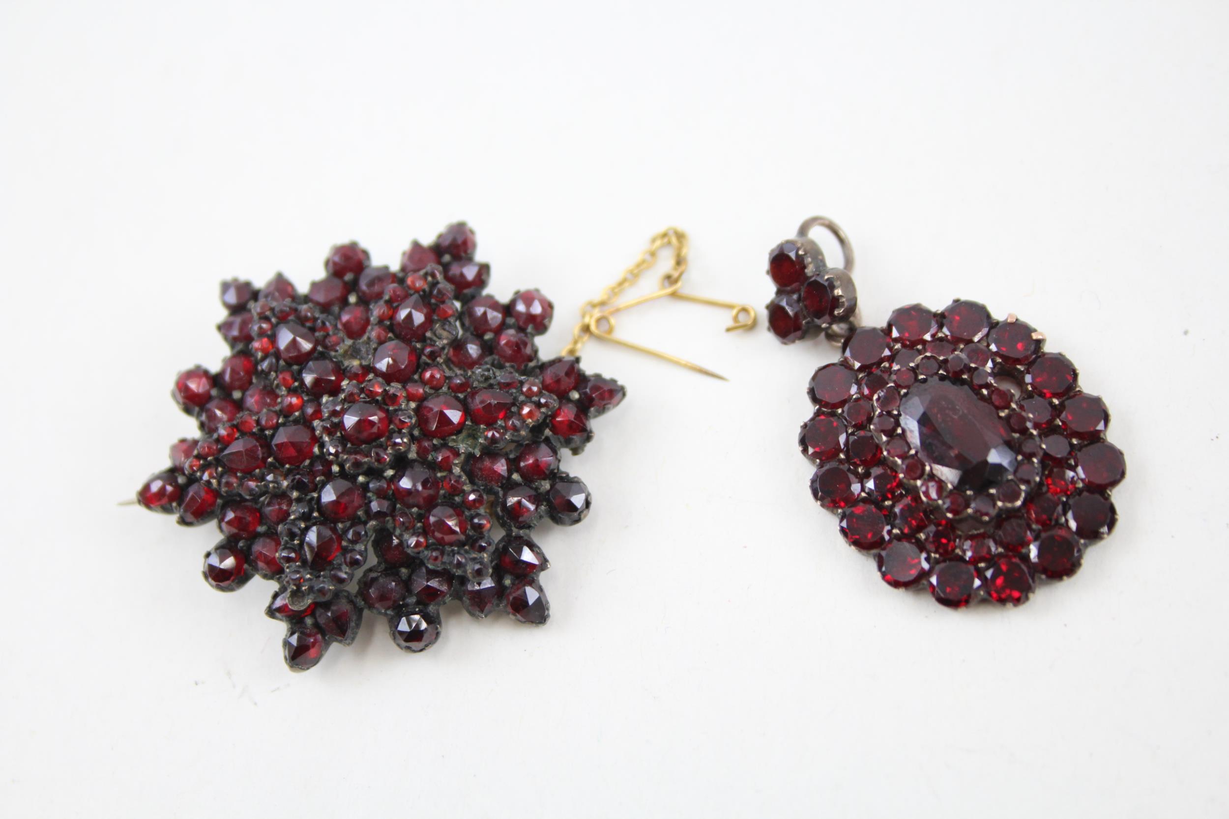 A collection of antique Bohemian Garnet jewellery (14g)