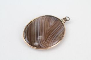9ct gold antique banded agate oval pendant