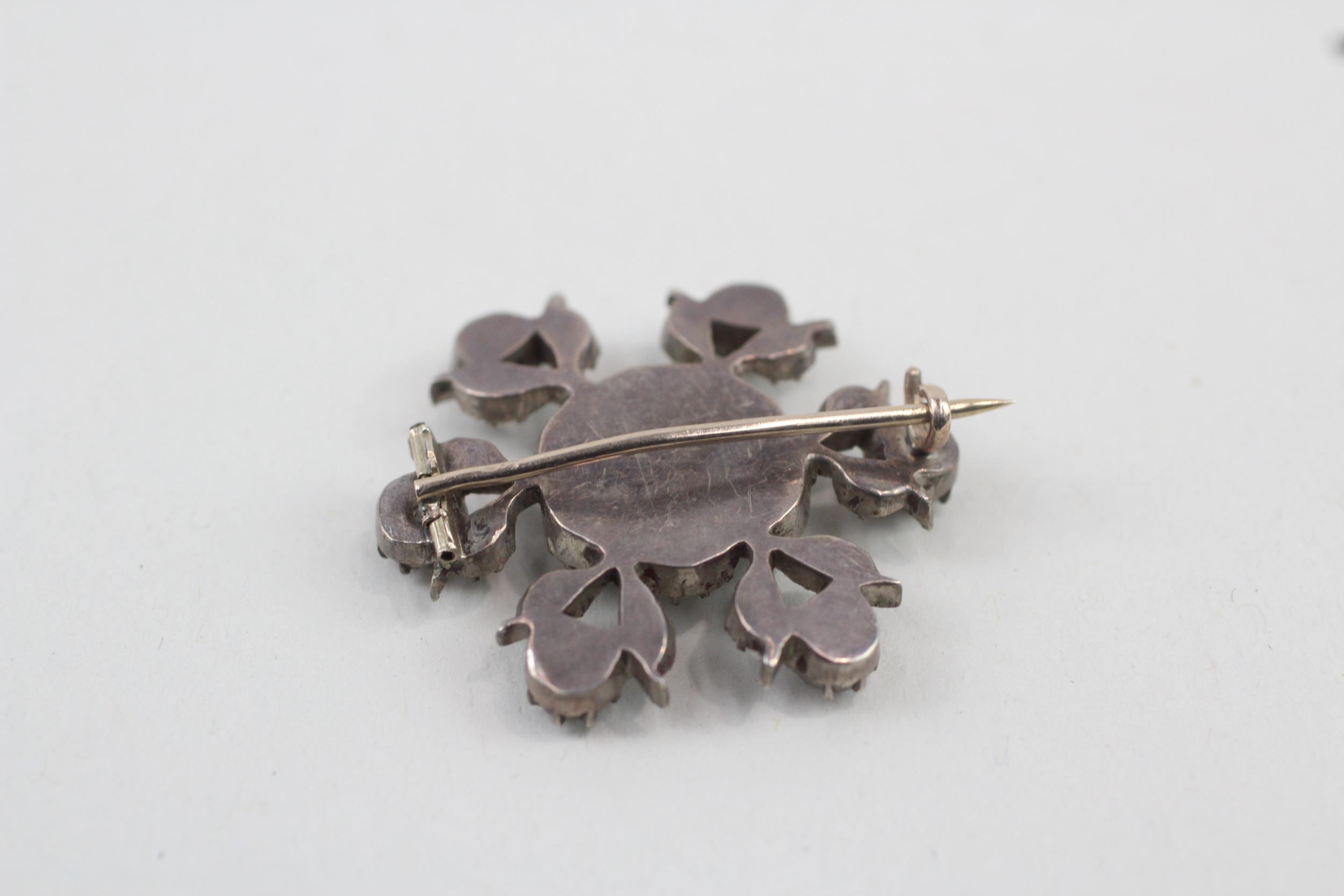 Silver Georgian brooch with black dot paste (8g) - Image 3 of 5