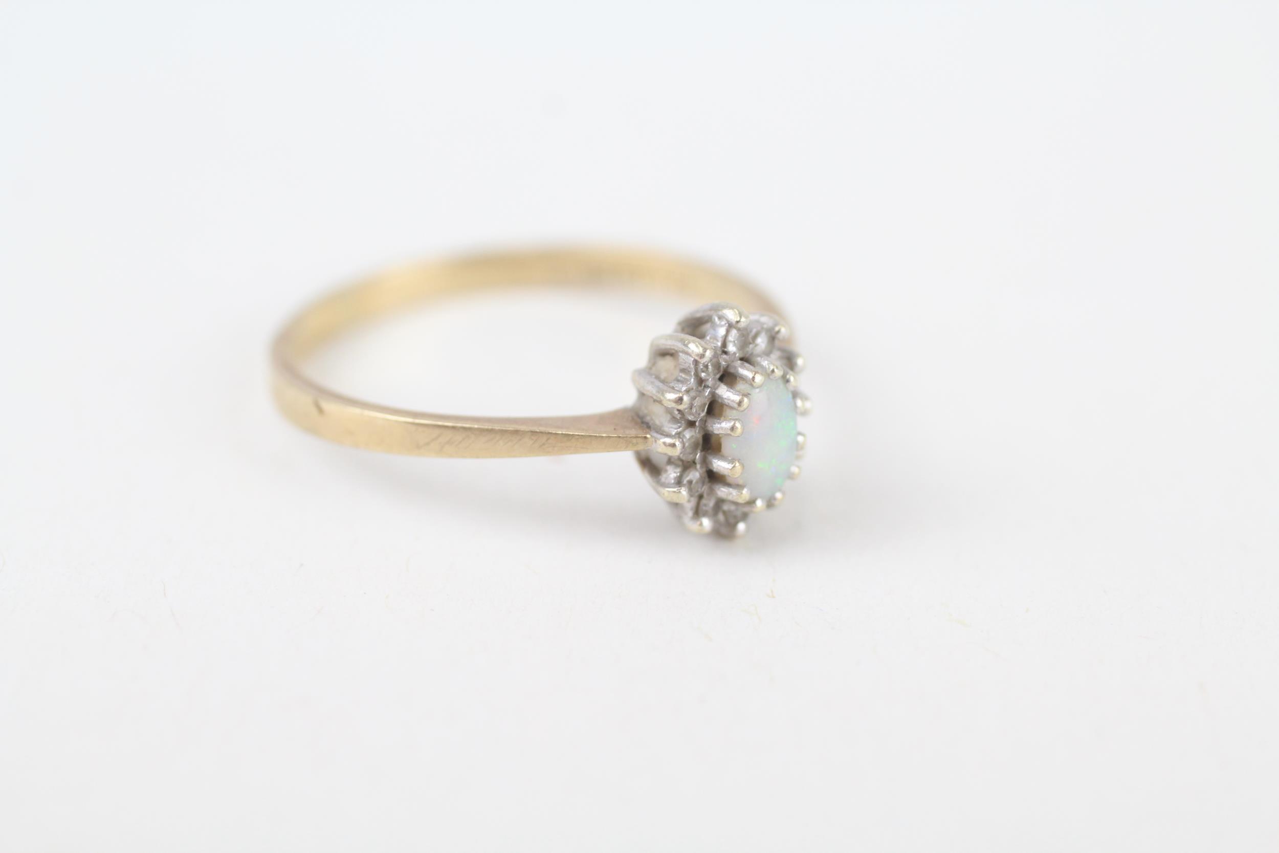 9ct gold diamond & opal cluster ring Size P 1.6 g - Image 3 of 5