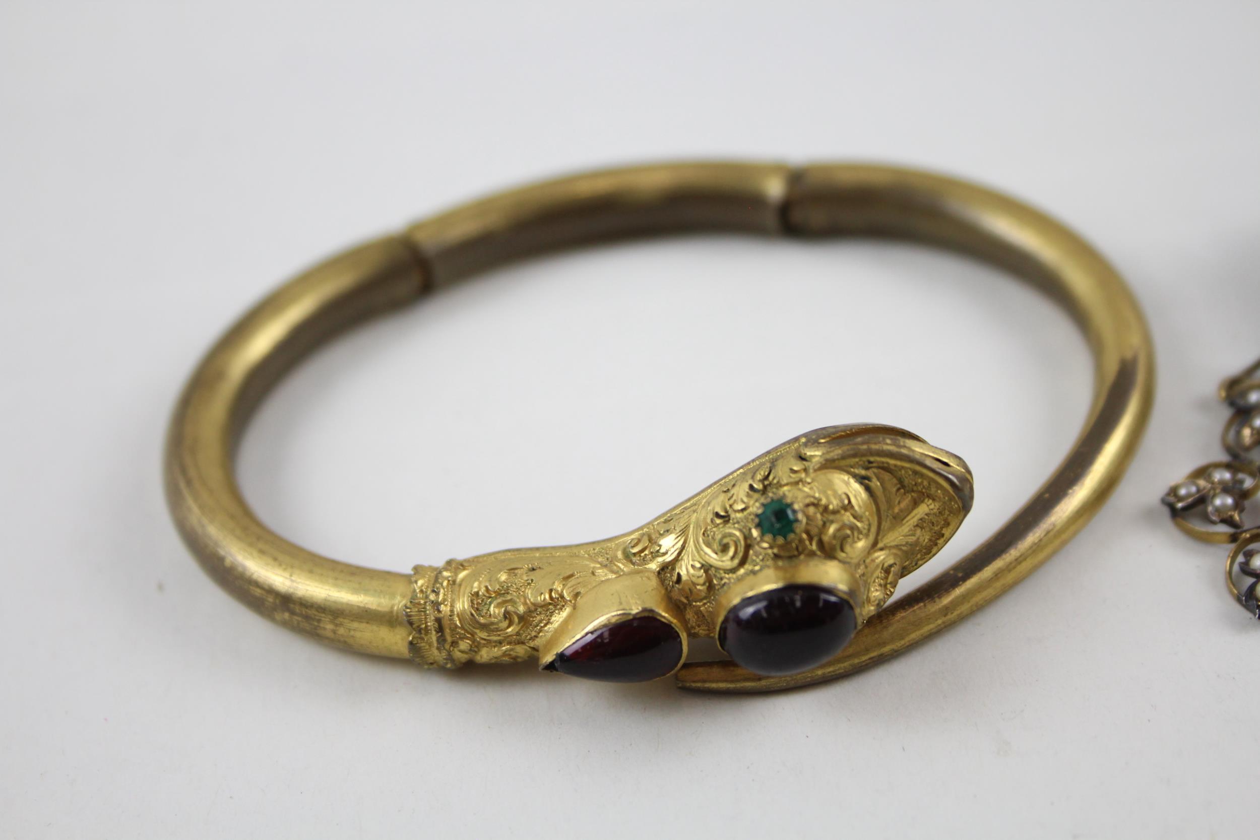 A collection of antique jewellery including Victorian snake bangle (as found) (38g) - Image 2 of 6