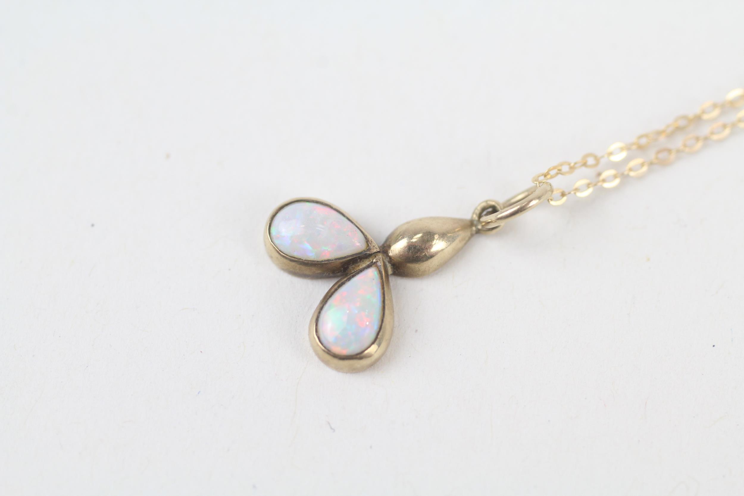 9ct gold opal two stone pendant necklace 1.4 g - Image 7 of 9