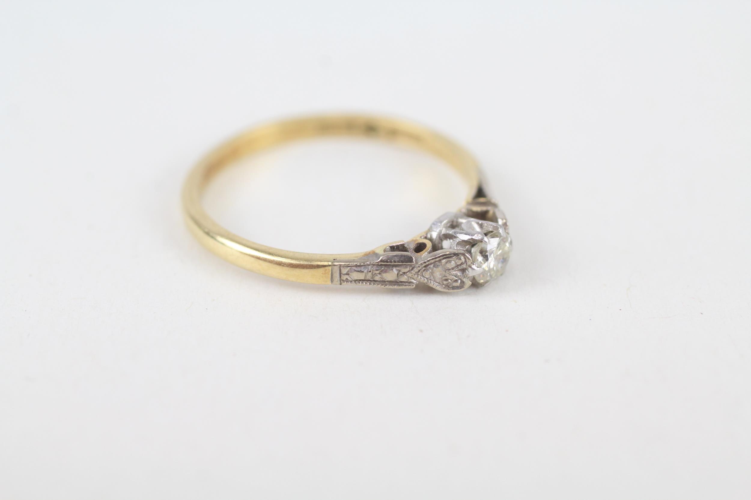 18ct gold & platinum circular cut diamond single stone ring Size O 1/2 2.4 g - Image 3 of 6