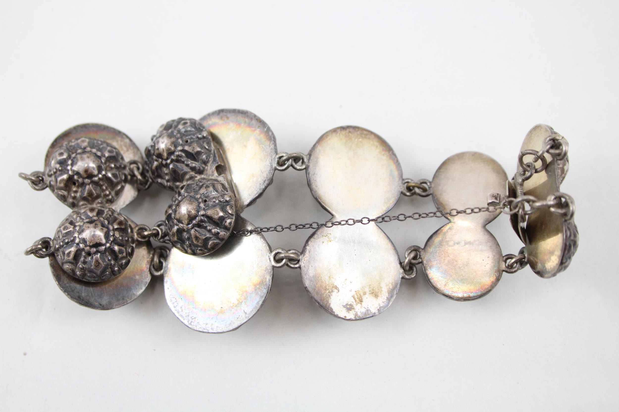 Silver Etruscan revival bracelet (41g) - Image 4 of 7