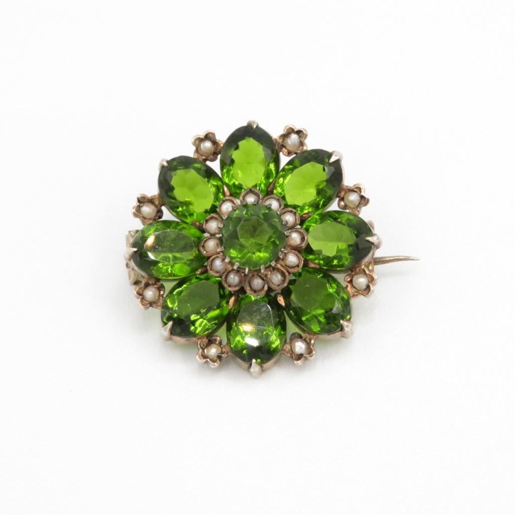 Silver antique gemstone and seed pearl floral brooch (6g) - Image 5 of 9