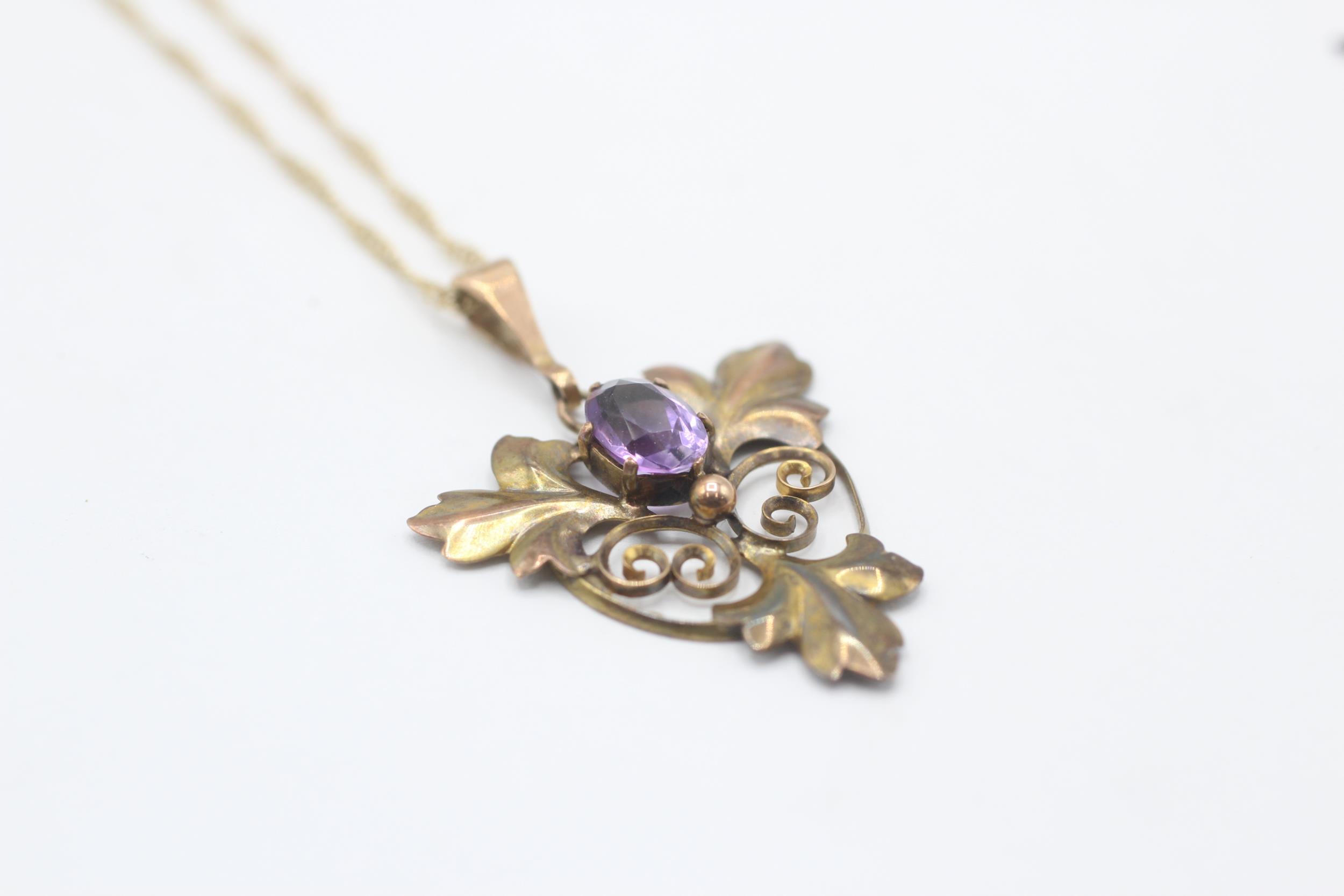 9ct gold amethyst foliate openwork pendant necklace 2.2 g