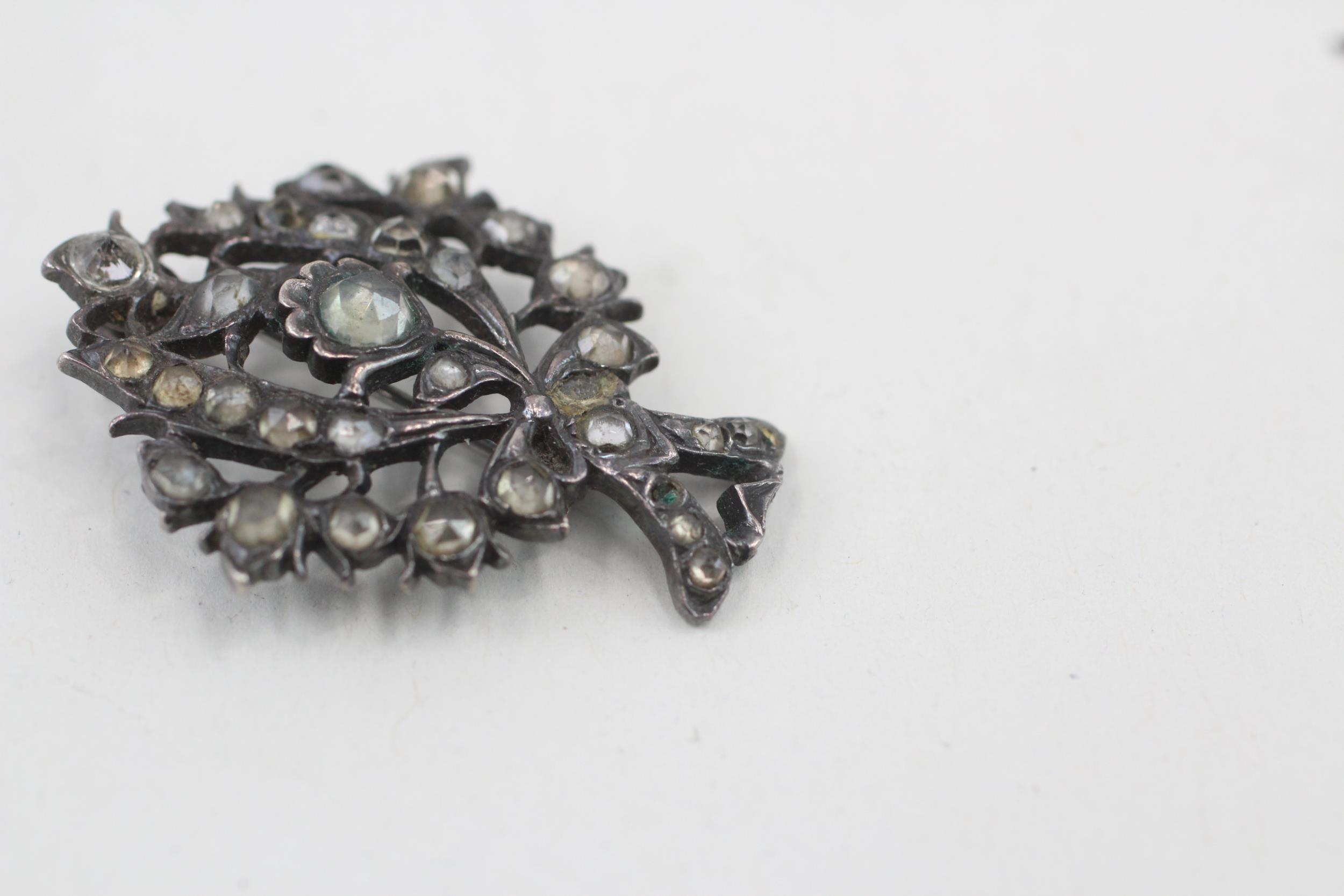 Silver 19th century Iberian old cut gemstone brooch (7g) - Image 3 of 8