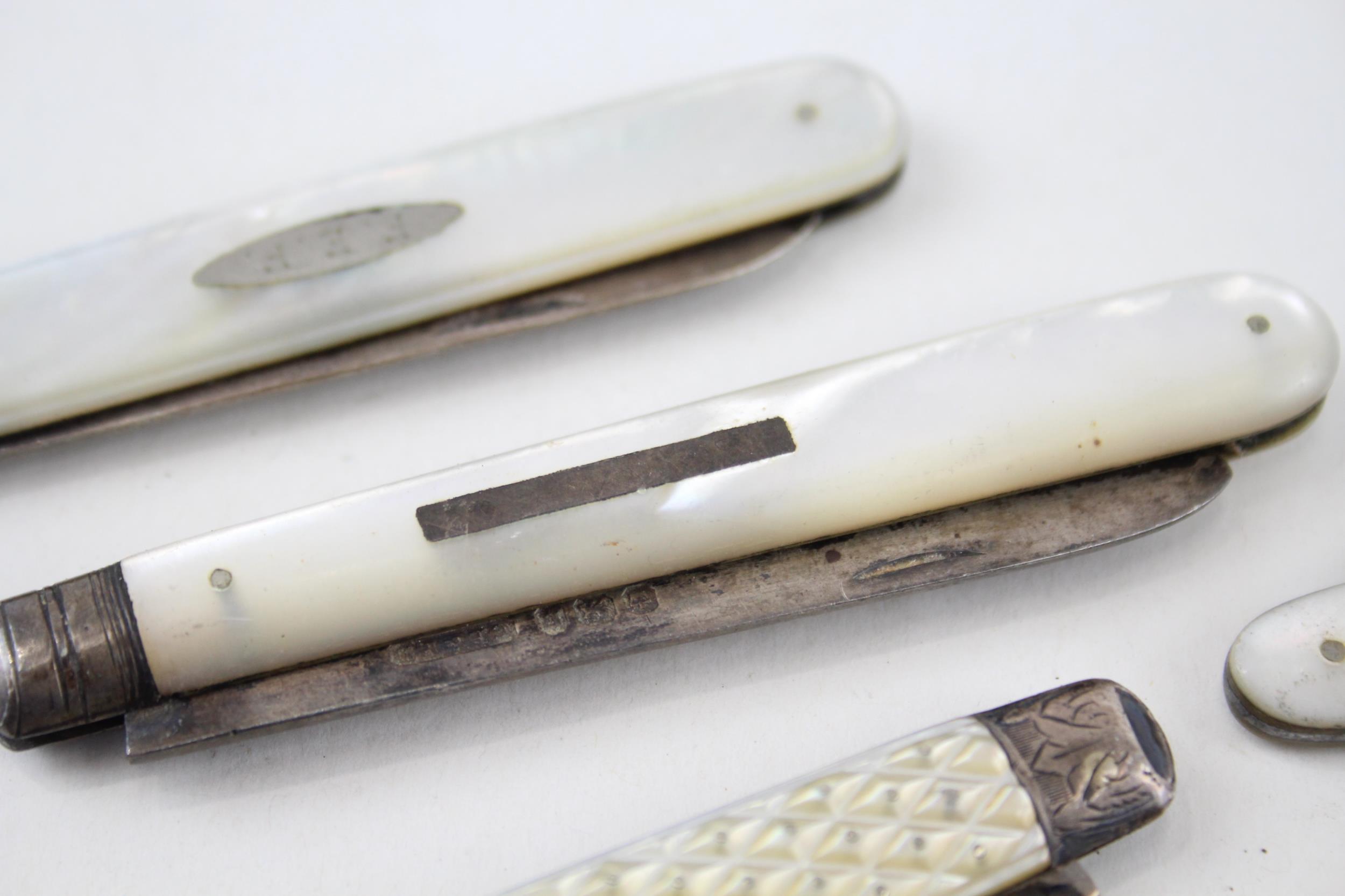 5 x Antique Hallmarked .925 Sterling Silver MOP Fruit Knives (124g) - In antique condition Signs - Image 3 of 6