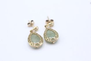 9ct gold pear shaped jade dangle earrings