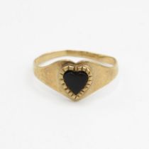 9ct gold heart onyx signet ring Size L 1.3 g
