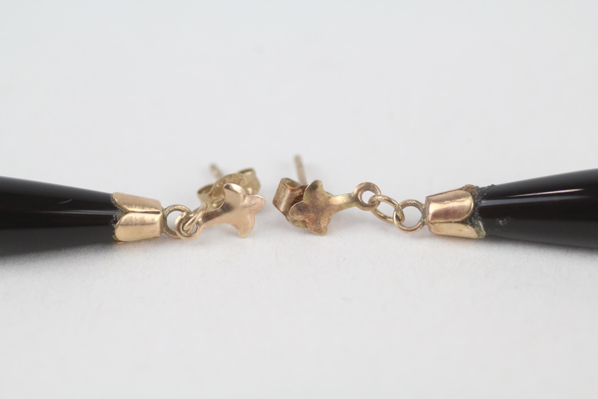 9ct gold onyx dangle earrings 1.9 g - Image 3 of 4