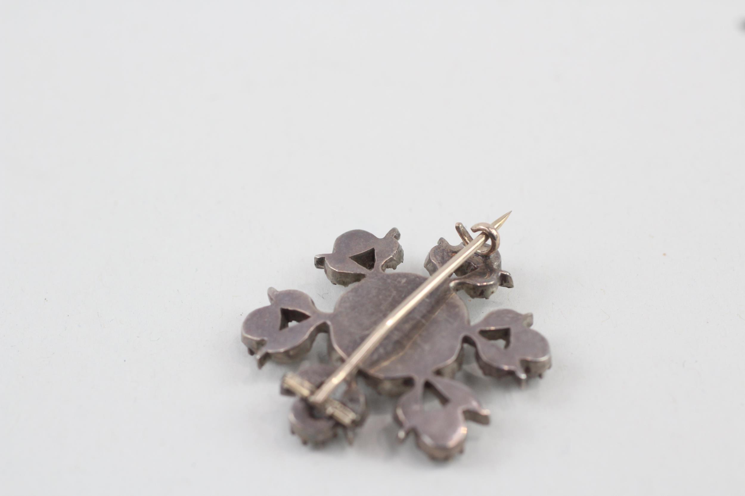 Silver Georgian brooch with black dot paste (8g) - Image 5 of 5