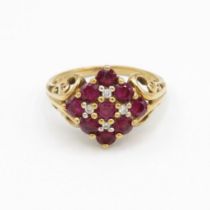 9ct gold garnet & diamond dress ring with patterned shoulders Size L