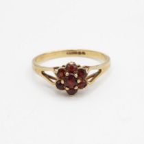 9ct gold garnet floral cluster ring with split shank Size K 1.3 g