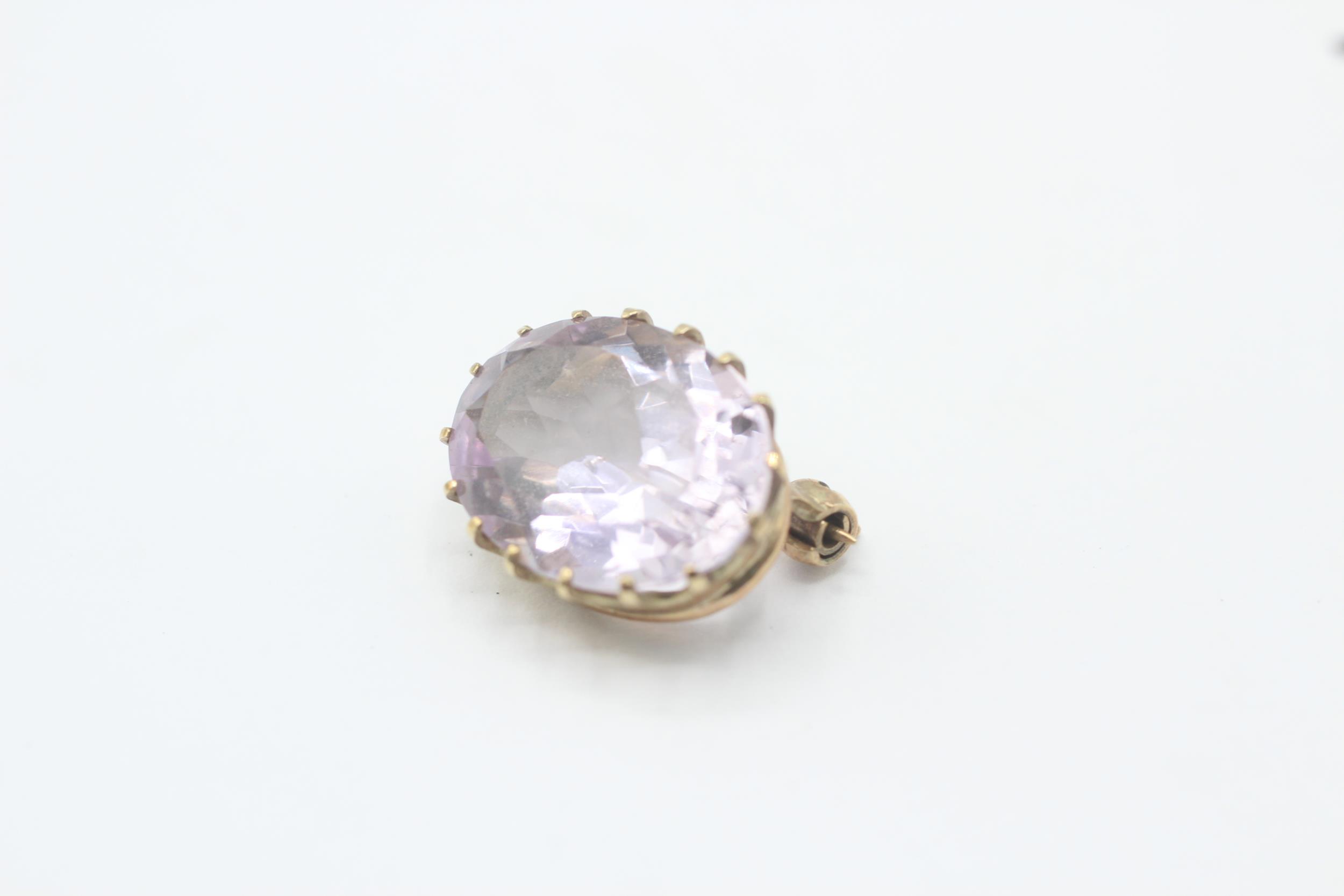 9ct gold antique oval amethyst single stone brooch - Image 2 of 5