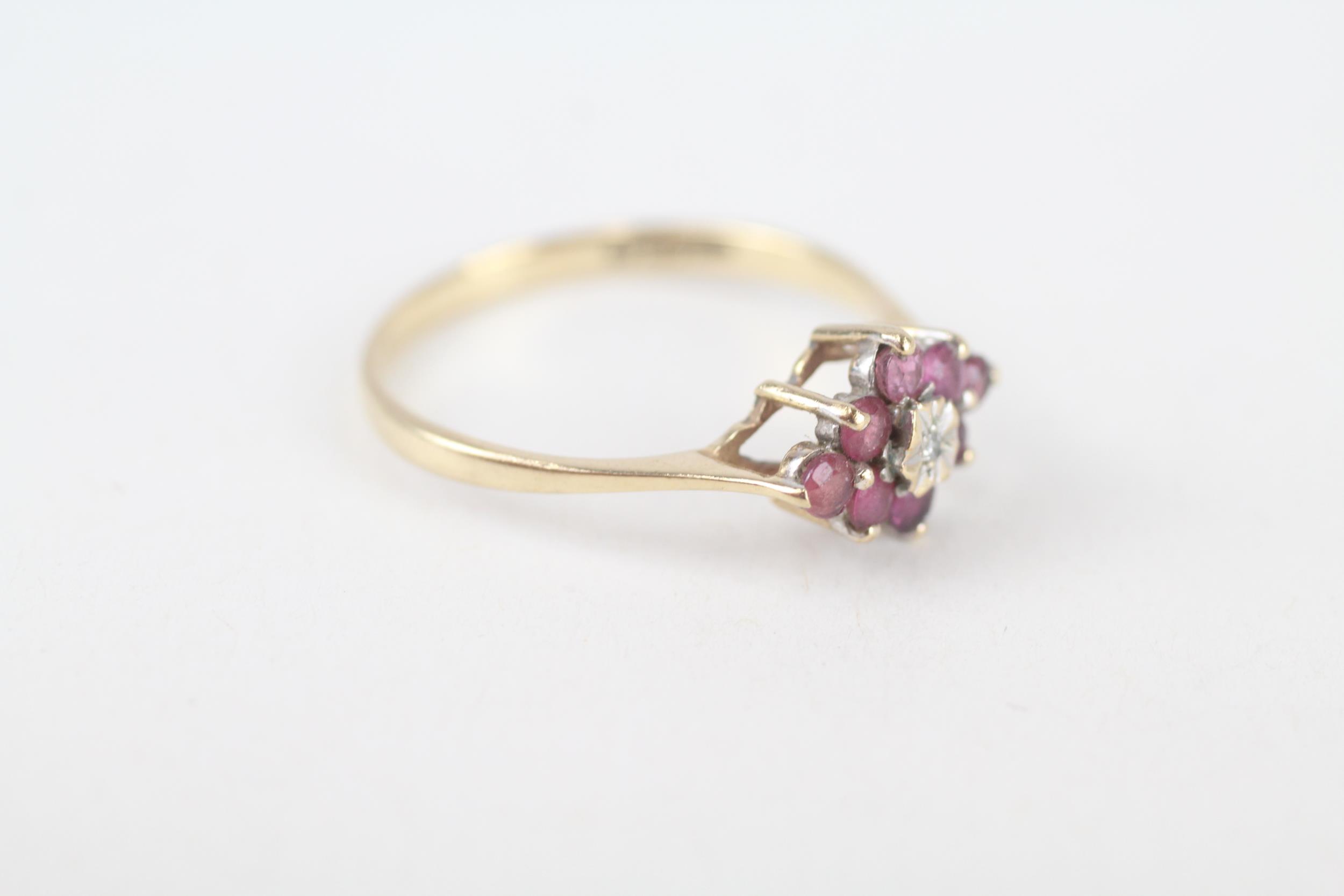 9ct gold diamond & ruby lozenge shaped cluster ring Size P 1.4 g - Image 3 of 5