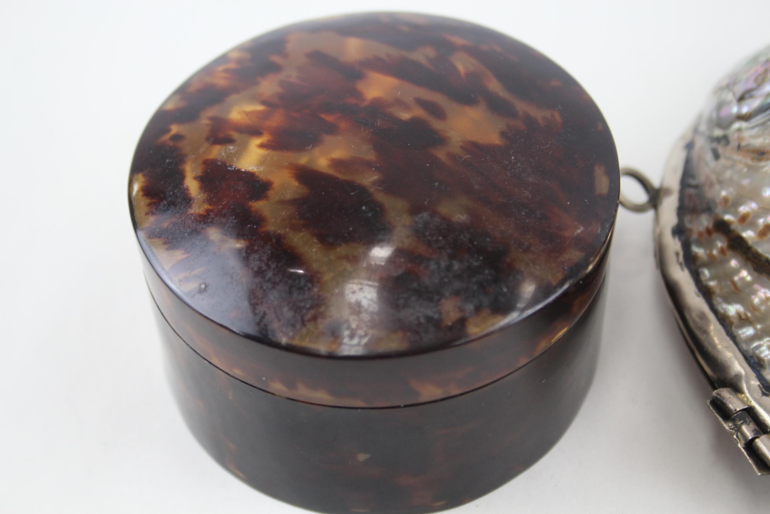 3 x Antique / Vintage TRINKET BOXES Inc Lacquer, Tortoiseshell, Abalone Shell - In antique / vintage - Image 4 of 9