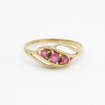 9ct gold ruby three stone dress ring Size O