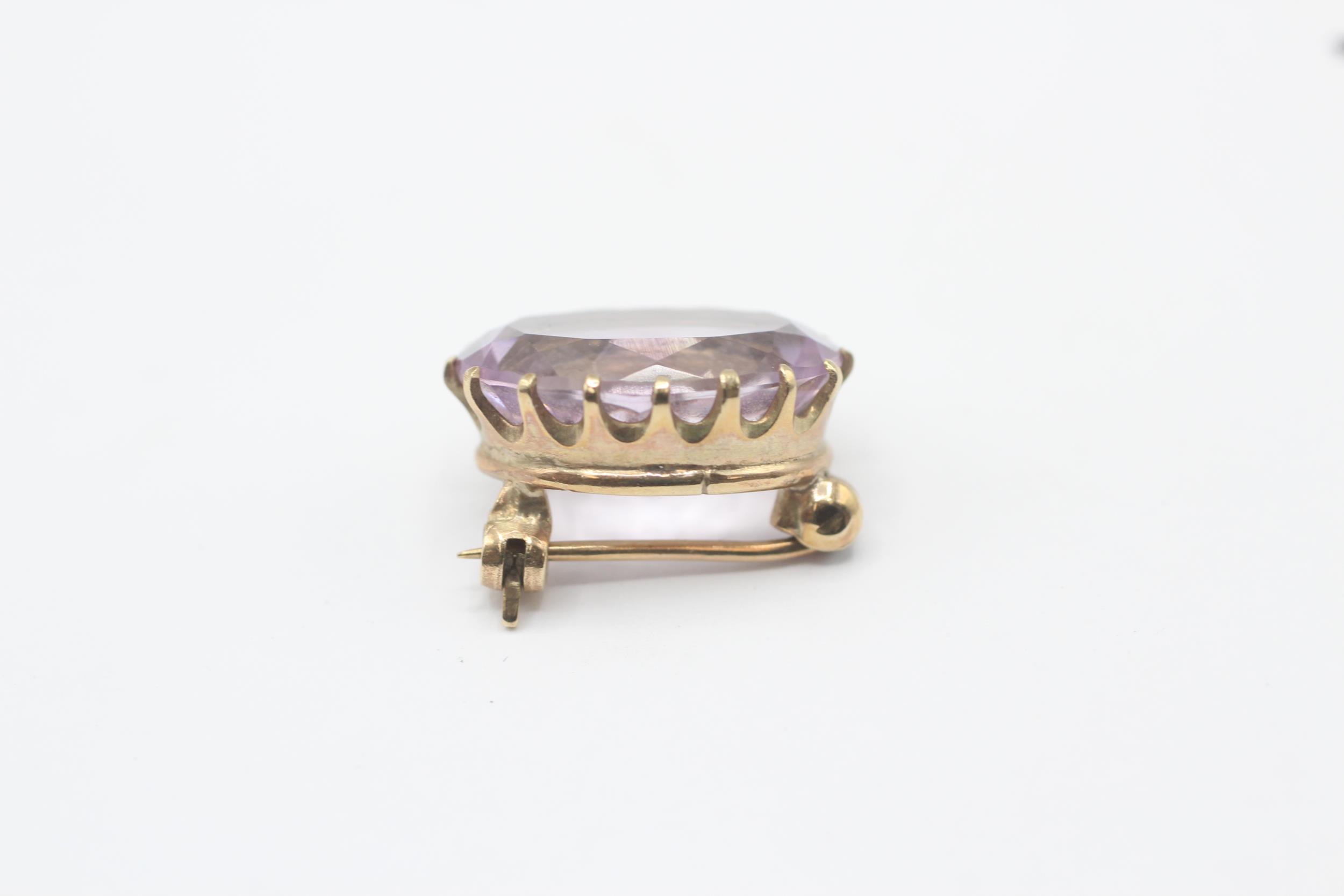 9ct gold antique oval amethyst single stone brooch - Image 3 of 5