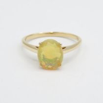 10ct gold opal singles stone ring Size S 2.4 g