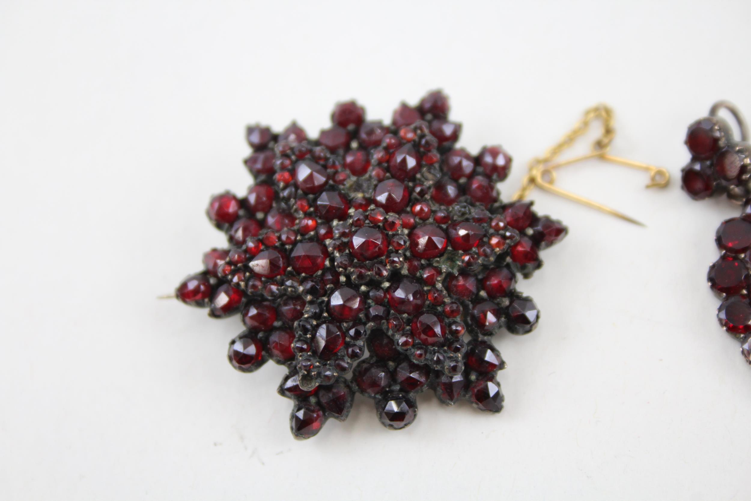 A collection of antique Bohemian Garnet jewellery (14g) - Image 2 of 6