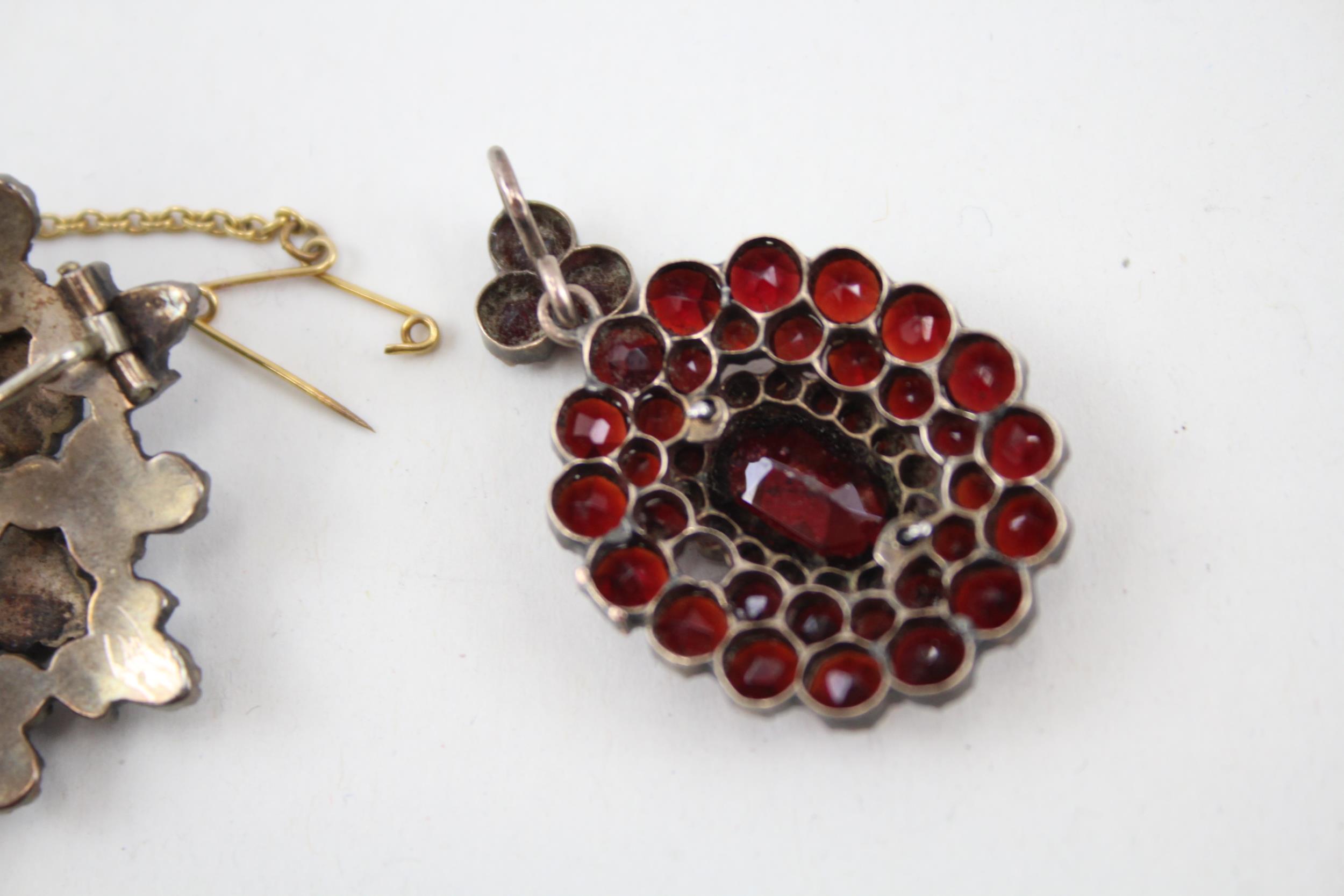 A collection of antique Bohemian Garnet jewellery (14g) - Image 6 of 6