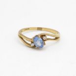 9ct gold vintage oval cut sapphire & diamond three stone ring, claw set Size O 1.9 g