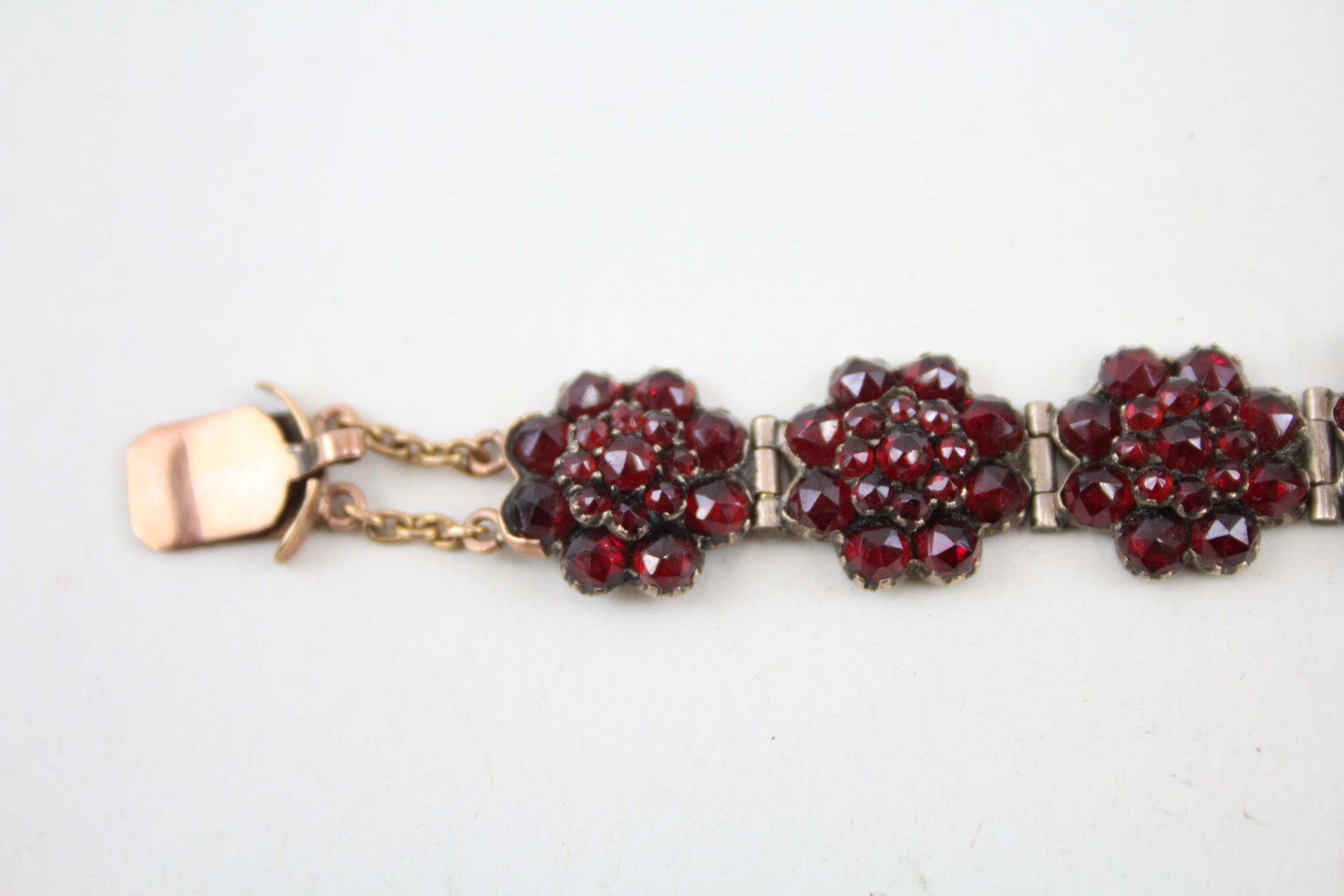 Low carat Bohemian Garnet bracelet with 9ct clasp (19g) - Image 2 of 7