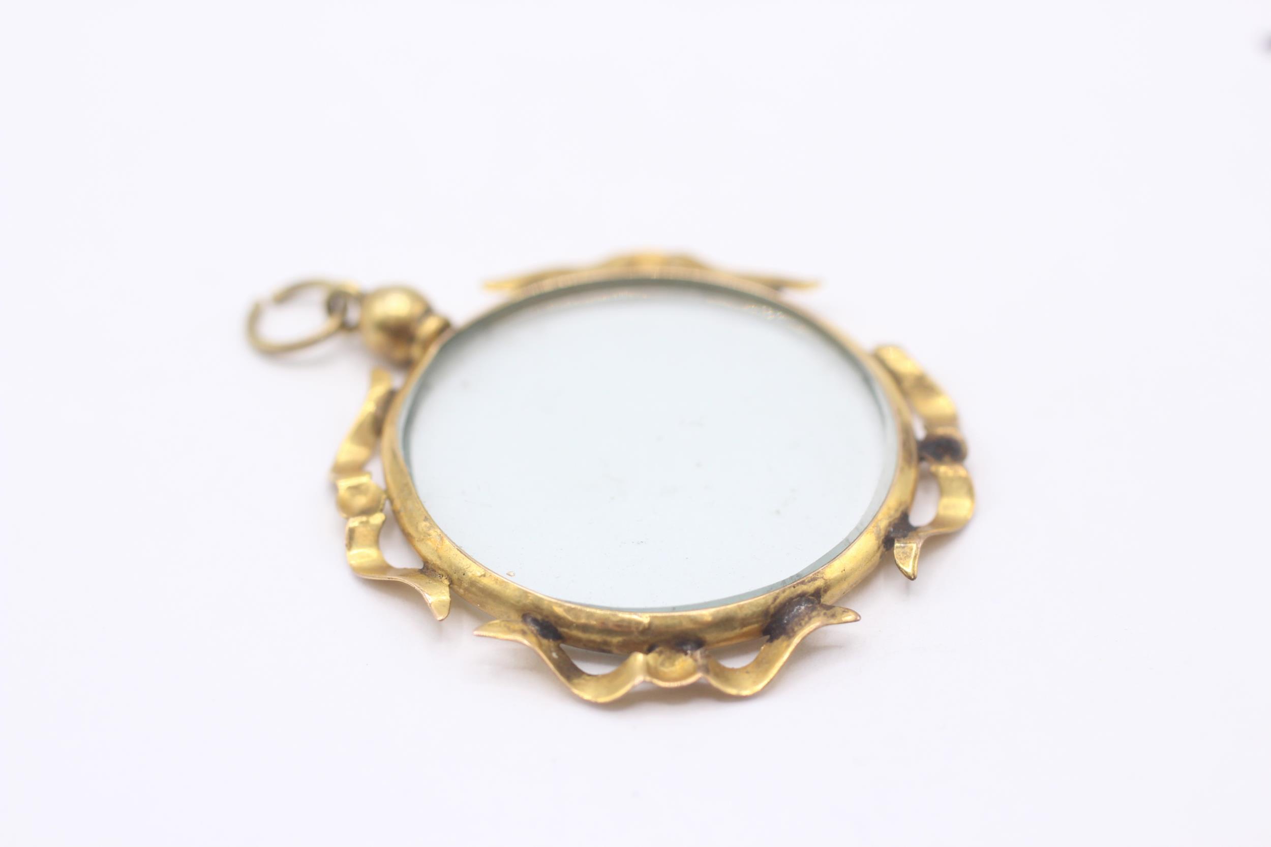 9ct gold antique round portrait double locket pendant 6.5 g - Image 5 of 5
