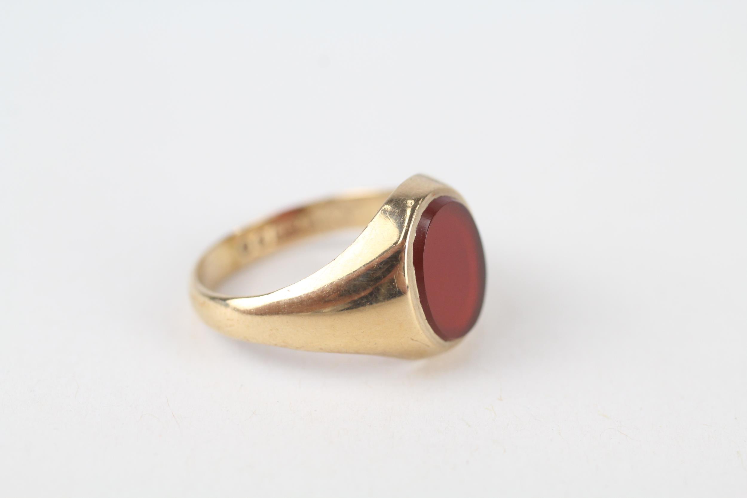 9ct oval carnelian signet ring Size K 2.8 g - Image 7 of 9