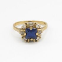 9ct gold white & blue gemstone cluster ring Size O 3.1 g