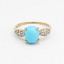 9ct gold blue gemstone single stone ring with white gemstone side Size R 1/2 2.5 g