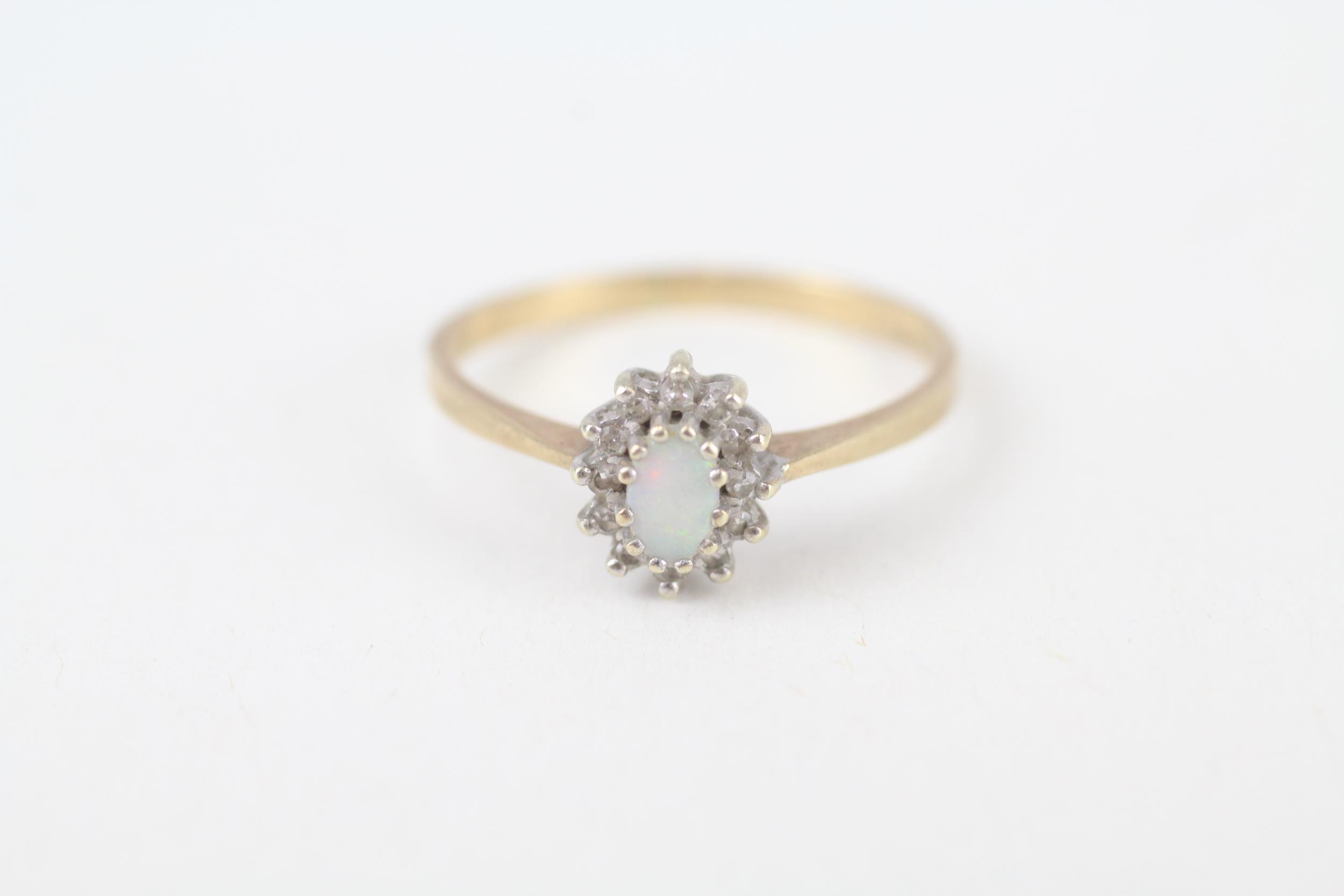 9ct gold diamond & opal cluster ring Size P 1.6 g - Image 2 of 5