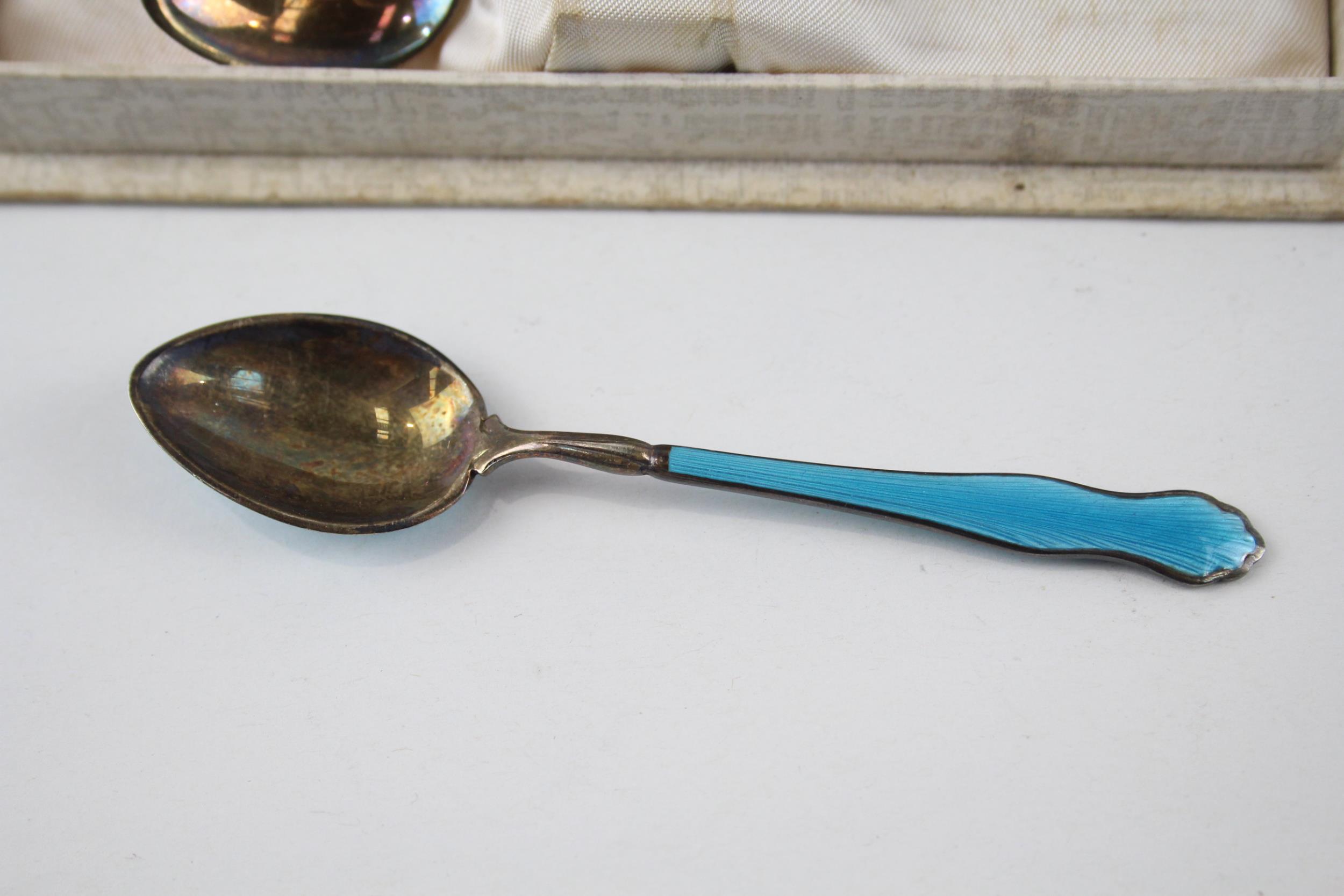 7 x Vintage Stamped .925 Sterling Silver Guilloche Enamel Teaspoons Boxed (81g) - Length - 10cm In - Image 7 of 7