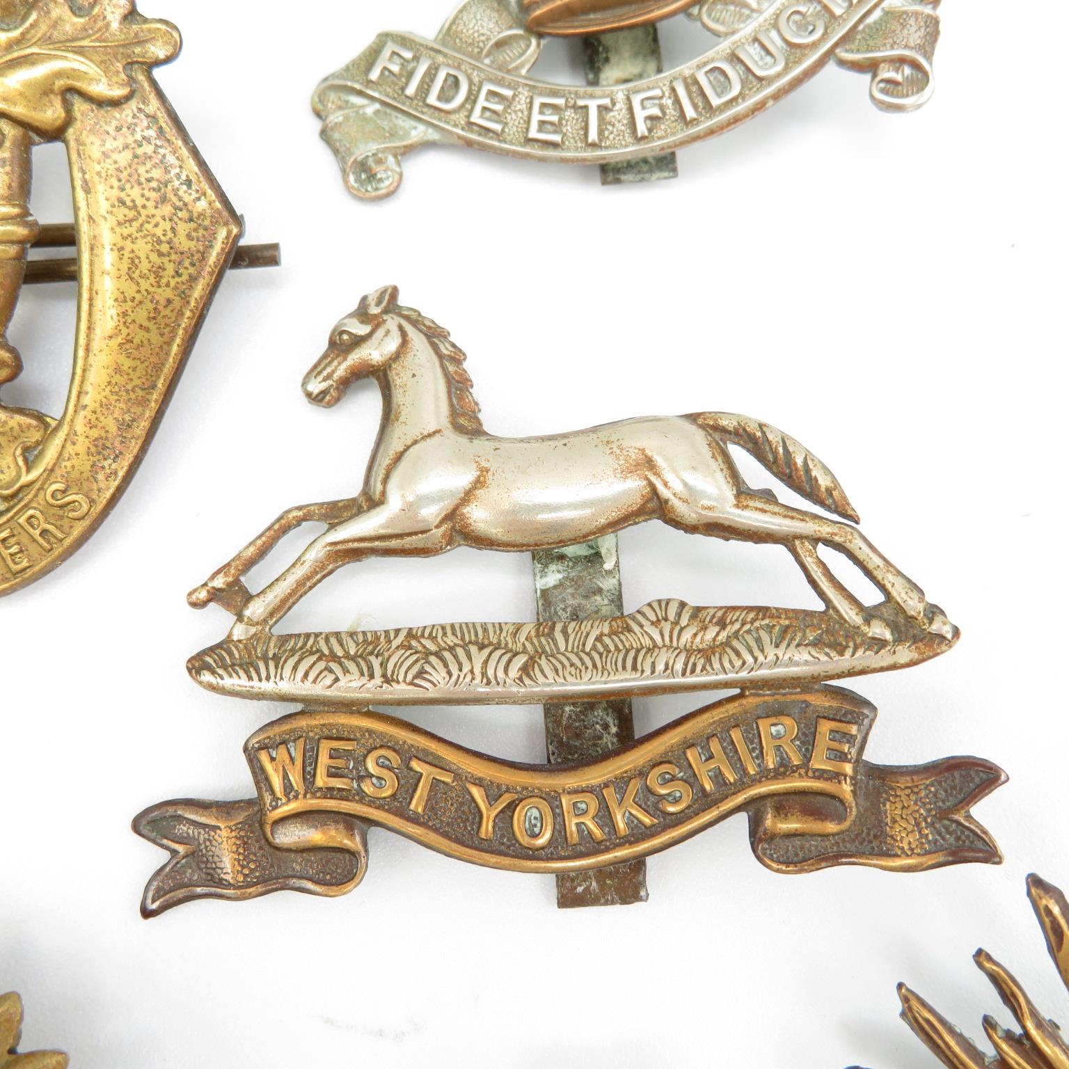 18x Military cap badges including Royal Scots Fusiliers and Lancers etc. - - Image 5 of 19