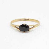 9ct gold vintage oval cut sapphire ring, claw set Size P