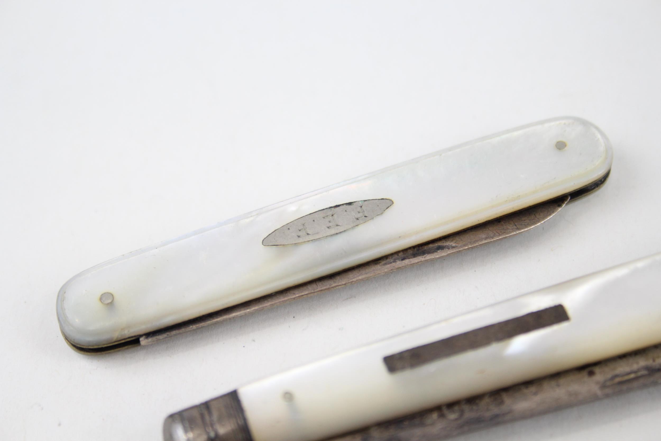 5 x Antique Hallmarked .925 Sterling Silver MOP Fruit Knives (124g) - In antique condition Signs - Image 2 of 6