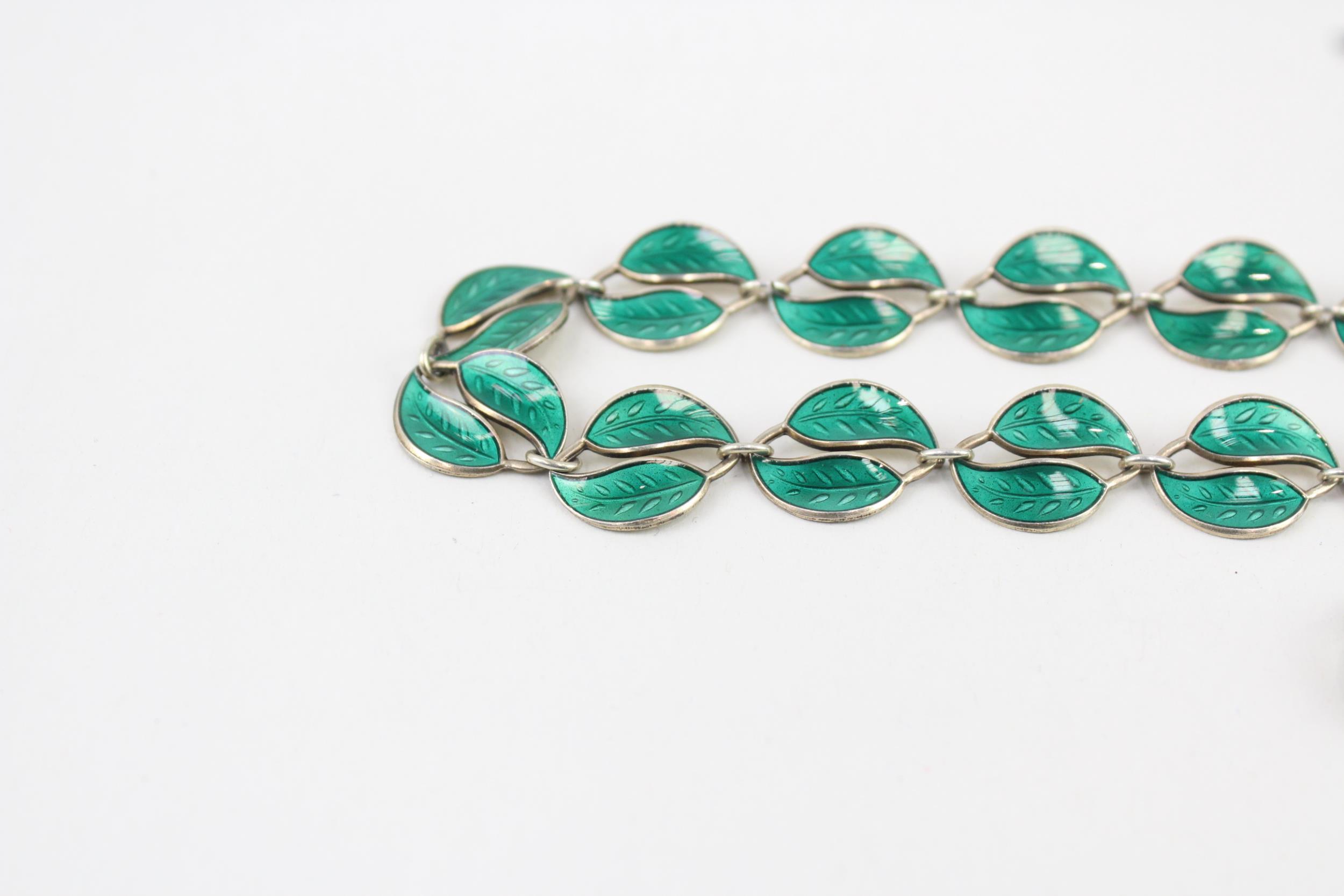 Silver enamel necklace and clip on earrings jewellery set by David Anderson (30g) - Image 4 of 8